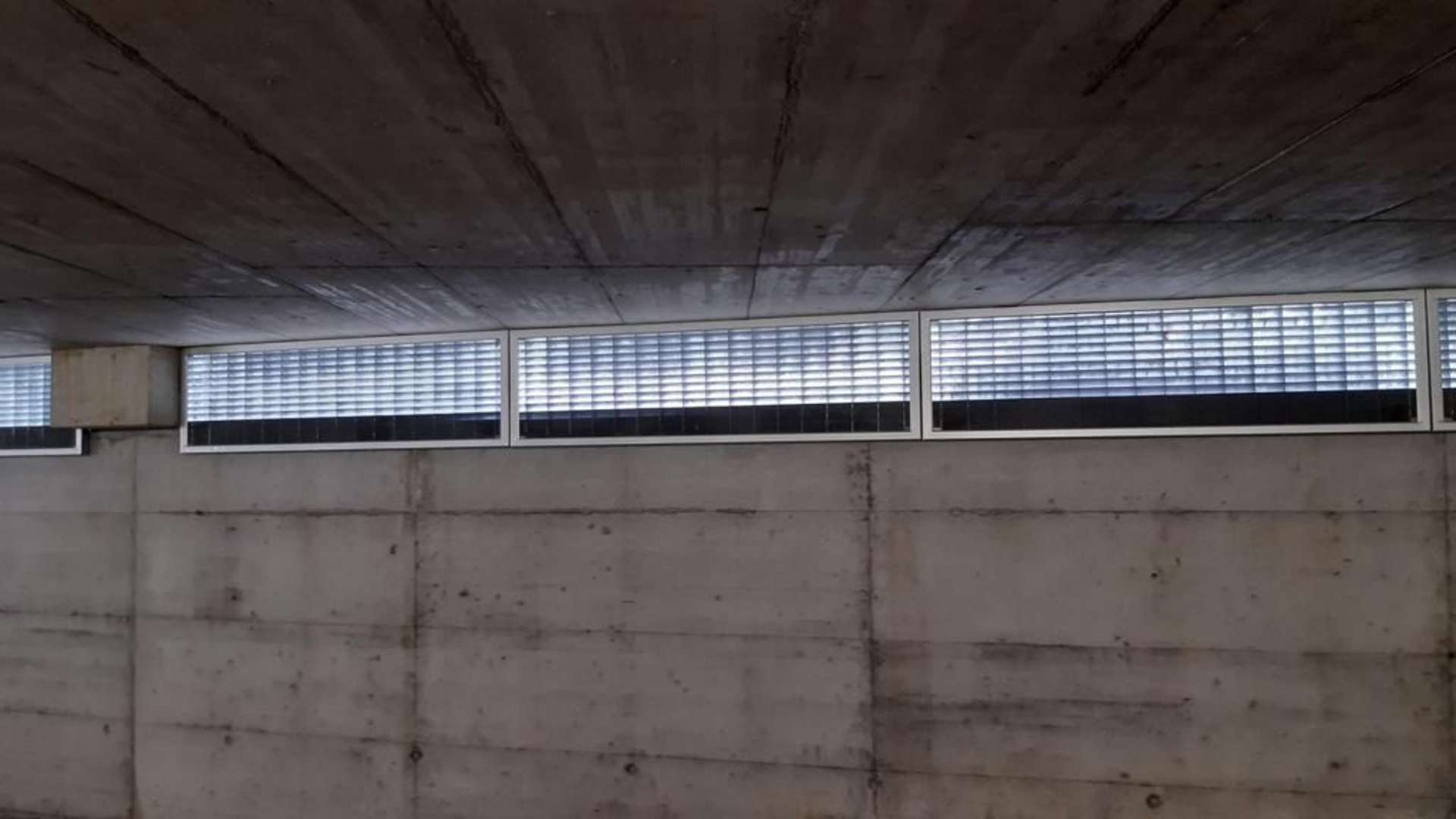 Garage sotterraneo a Kirchleerau