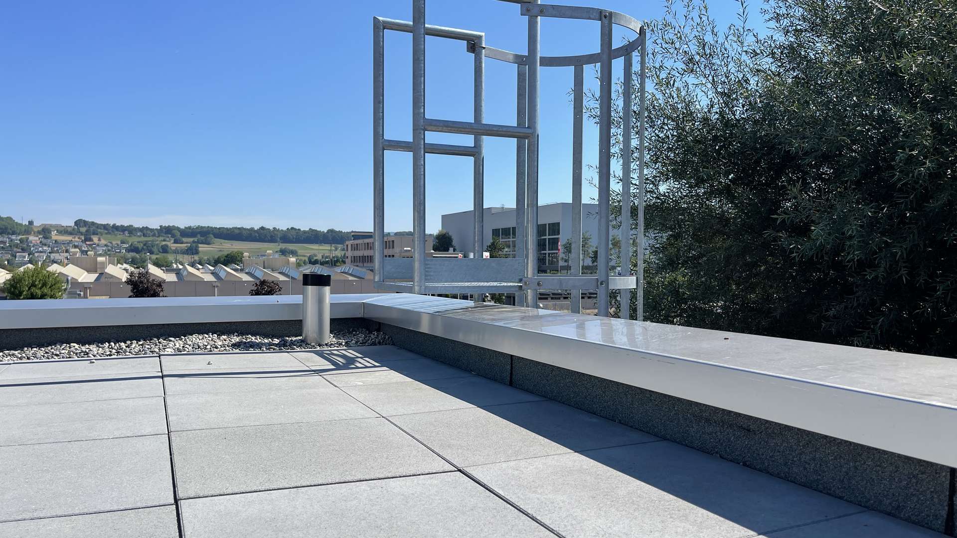 Échelles de sécurité autoportantes