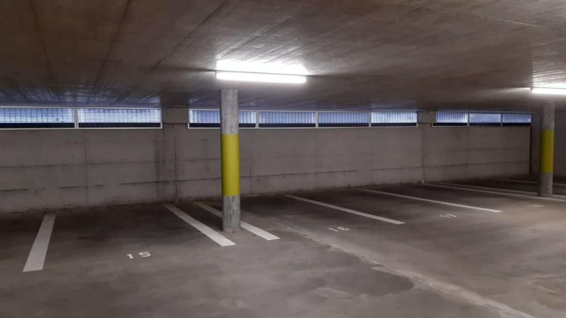 Garage sotterraneo a Kirchleerau