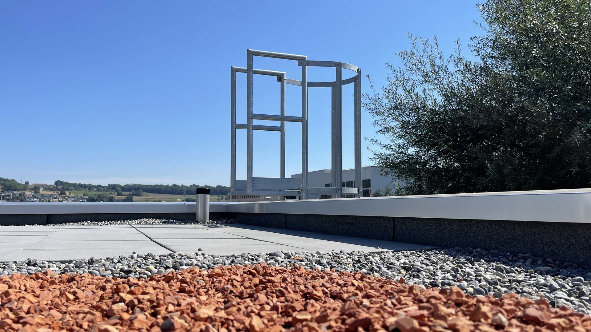 Échelles de sécurité autoportantes