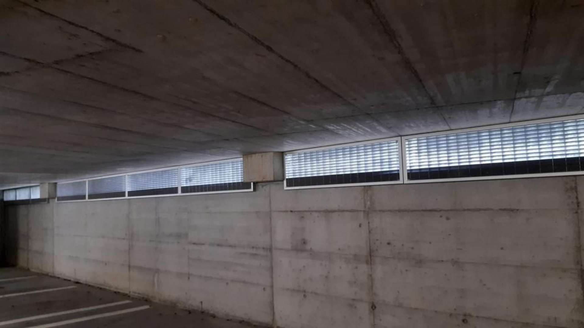 Garage sotterraneo a Kirchleerau