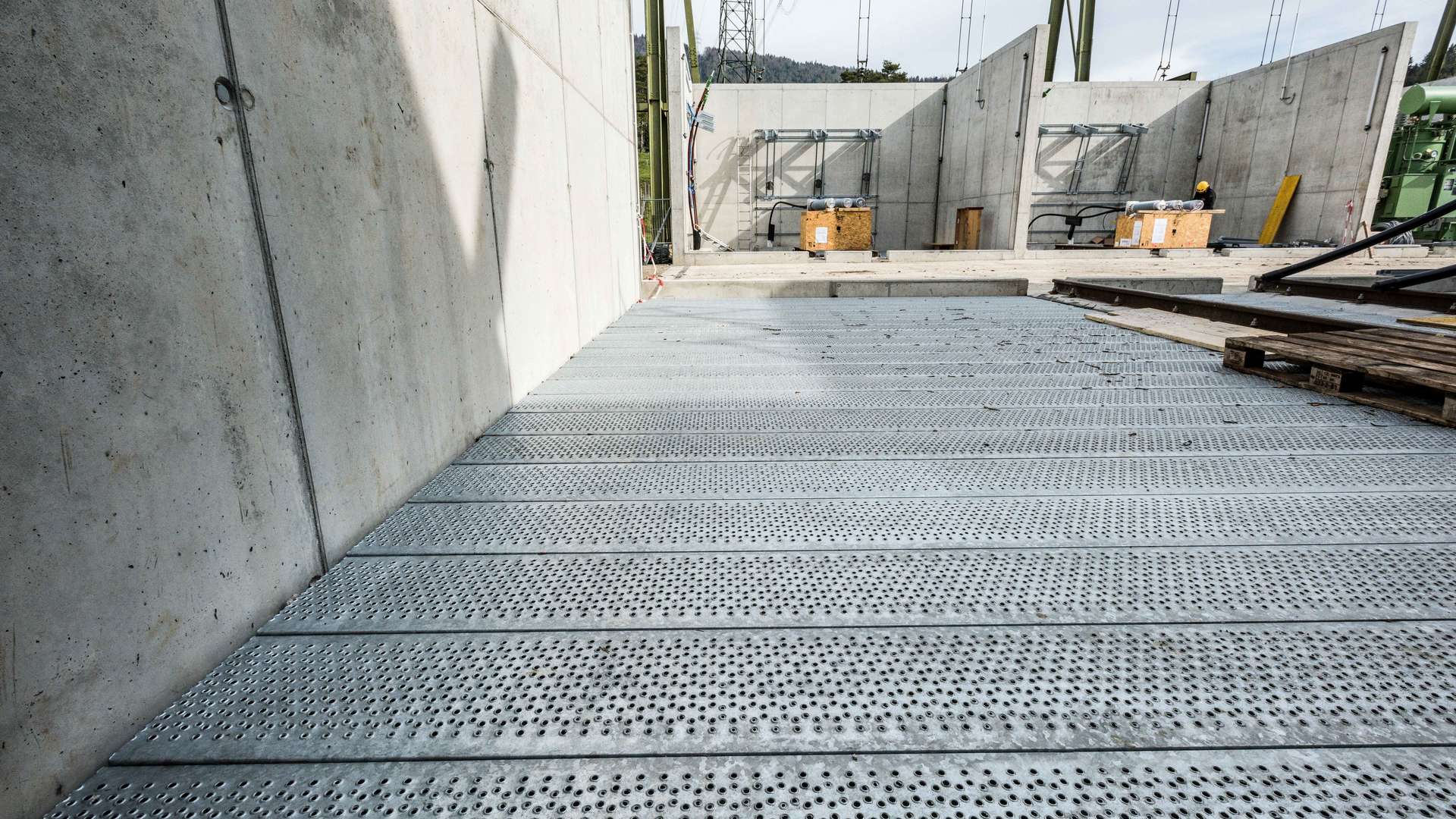 sprich_blechprofilrost-typ-fire-bkw-sorvilier_2025_gallery_nr03