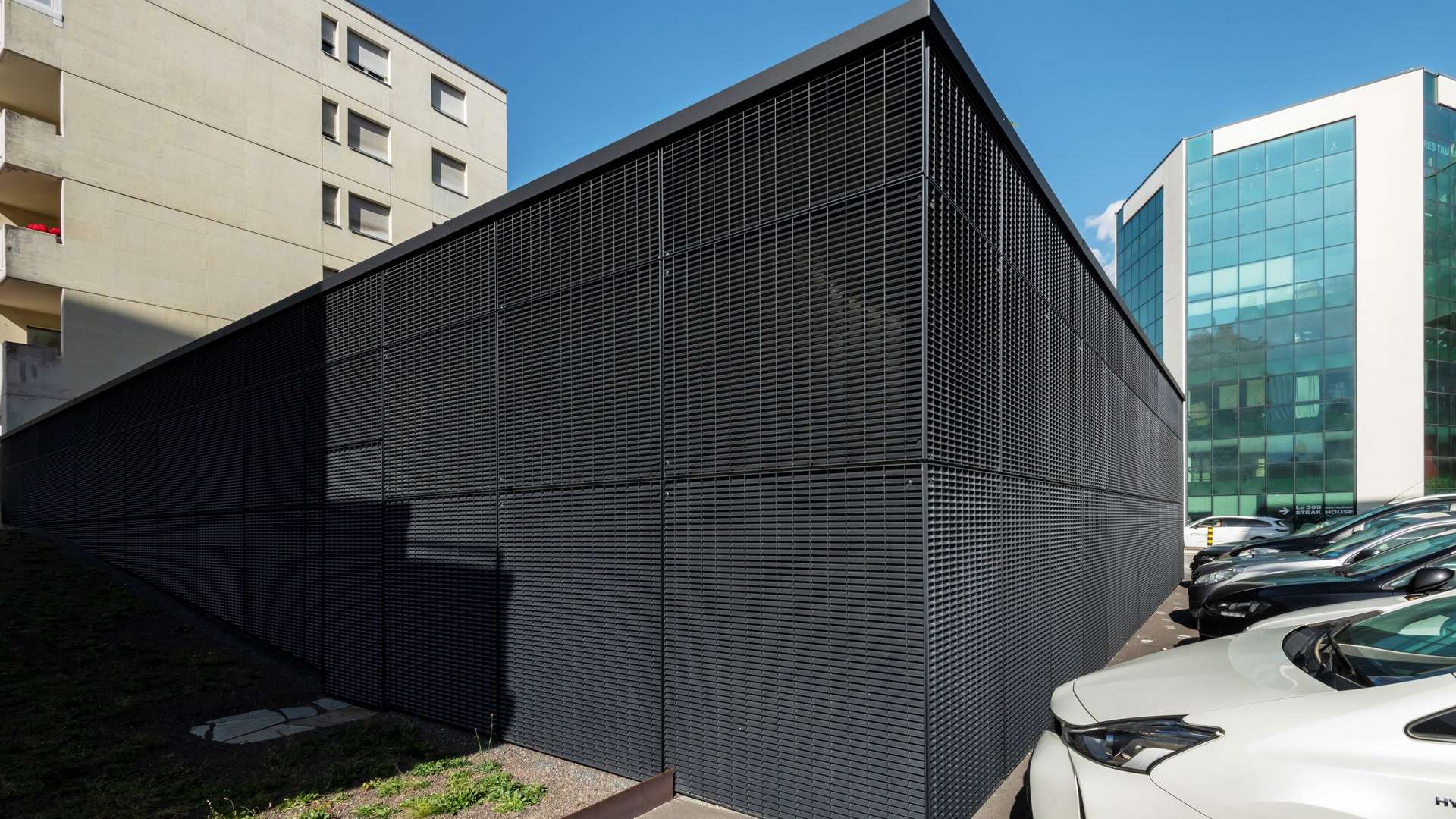 sprich_lamellenrost-fassade-martigny_2025_gallery_nr04