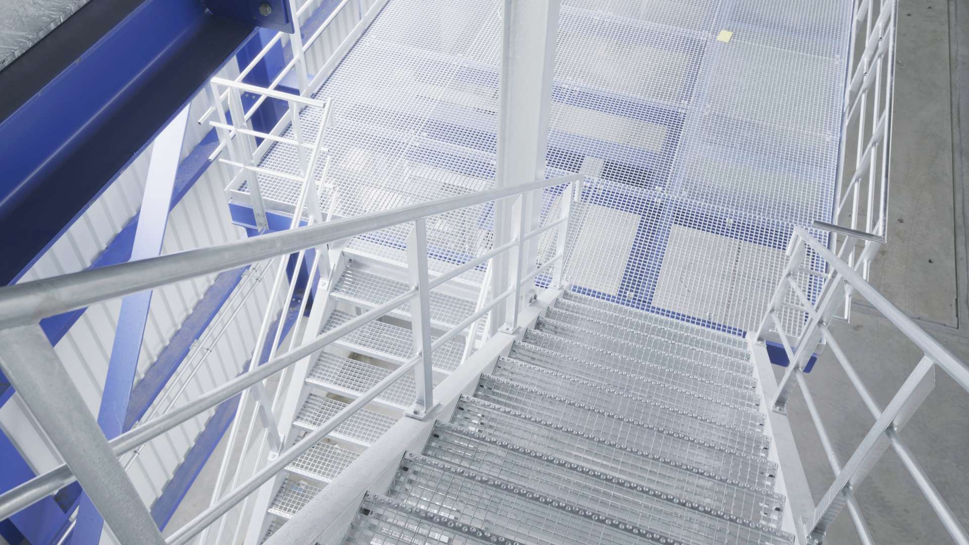 sprich_referenz_pressrost_lagerhalle_basel_header_nr01_2025