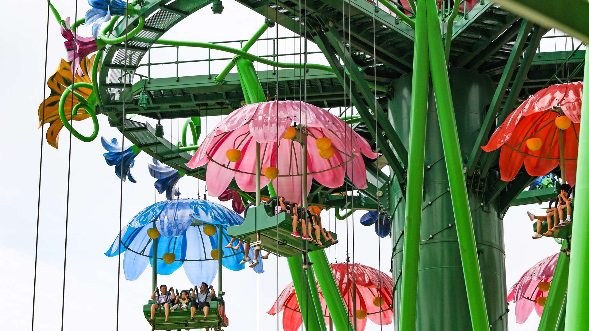 sprich_referenz_pressroste_parachute-tower_header_nr01_2025