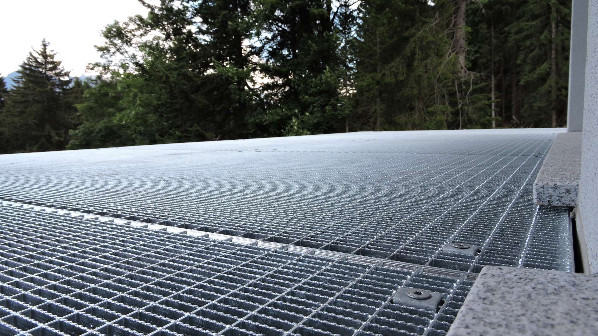 sprich_referenz_pressroste_terasse_Flums_header_nr01_2025