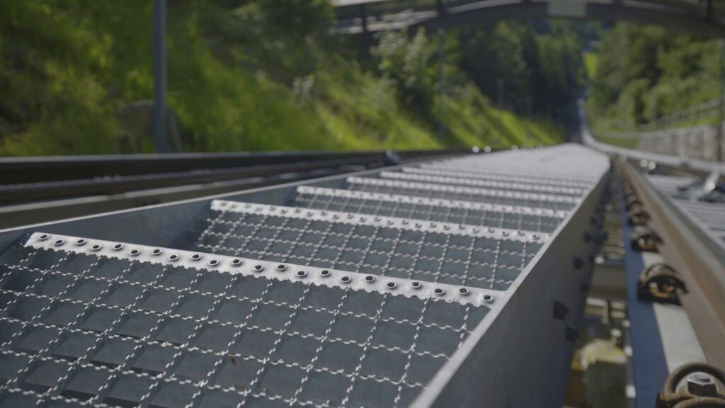 sprich_treppenstufen-zugerbergbahn_header_nr01_2025