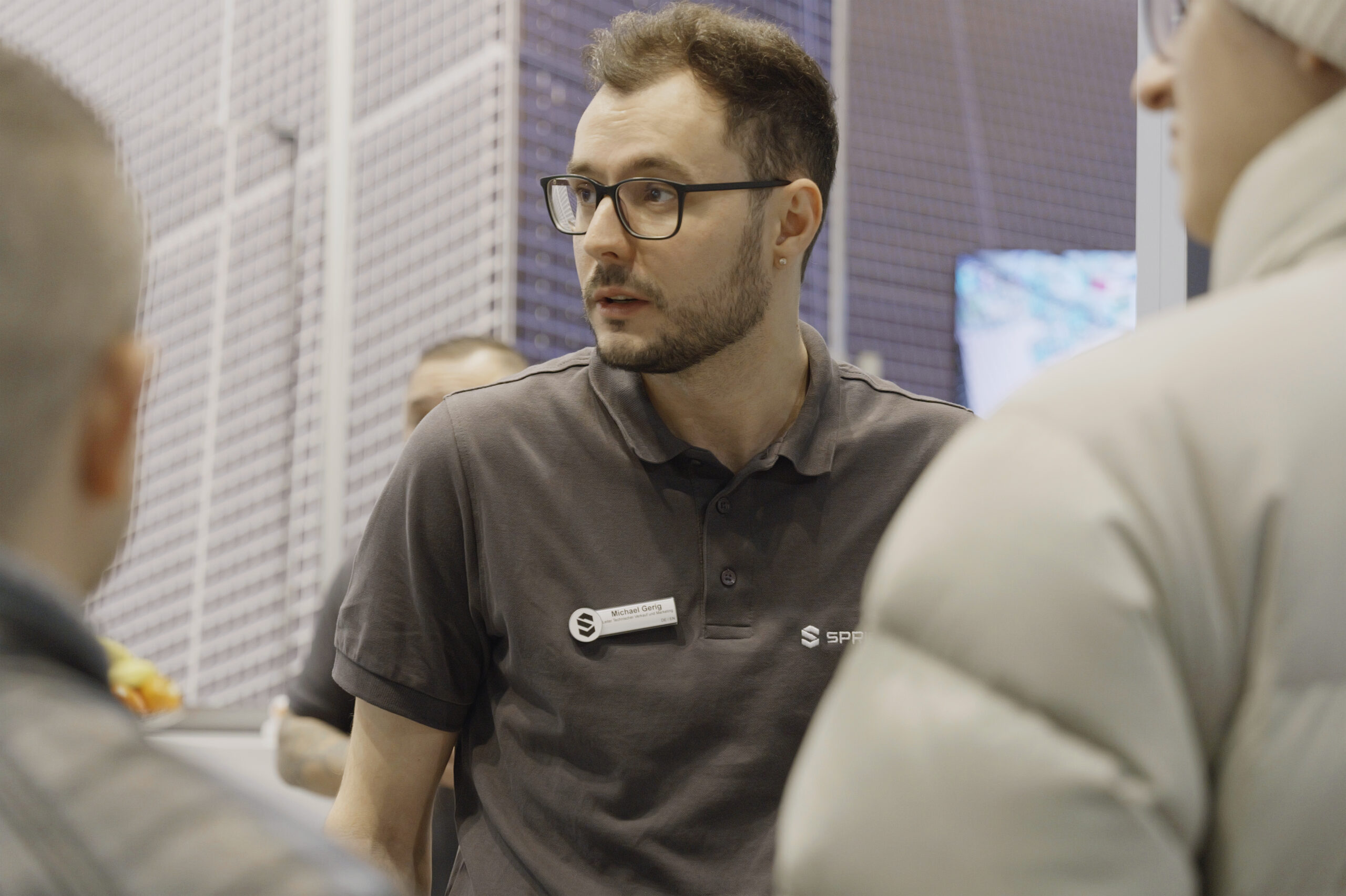 SPRICH_Swissbau26_Messestand (27)