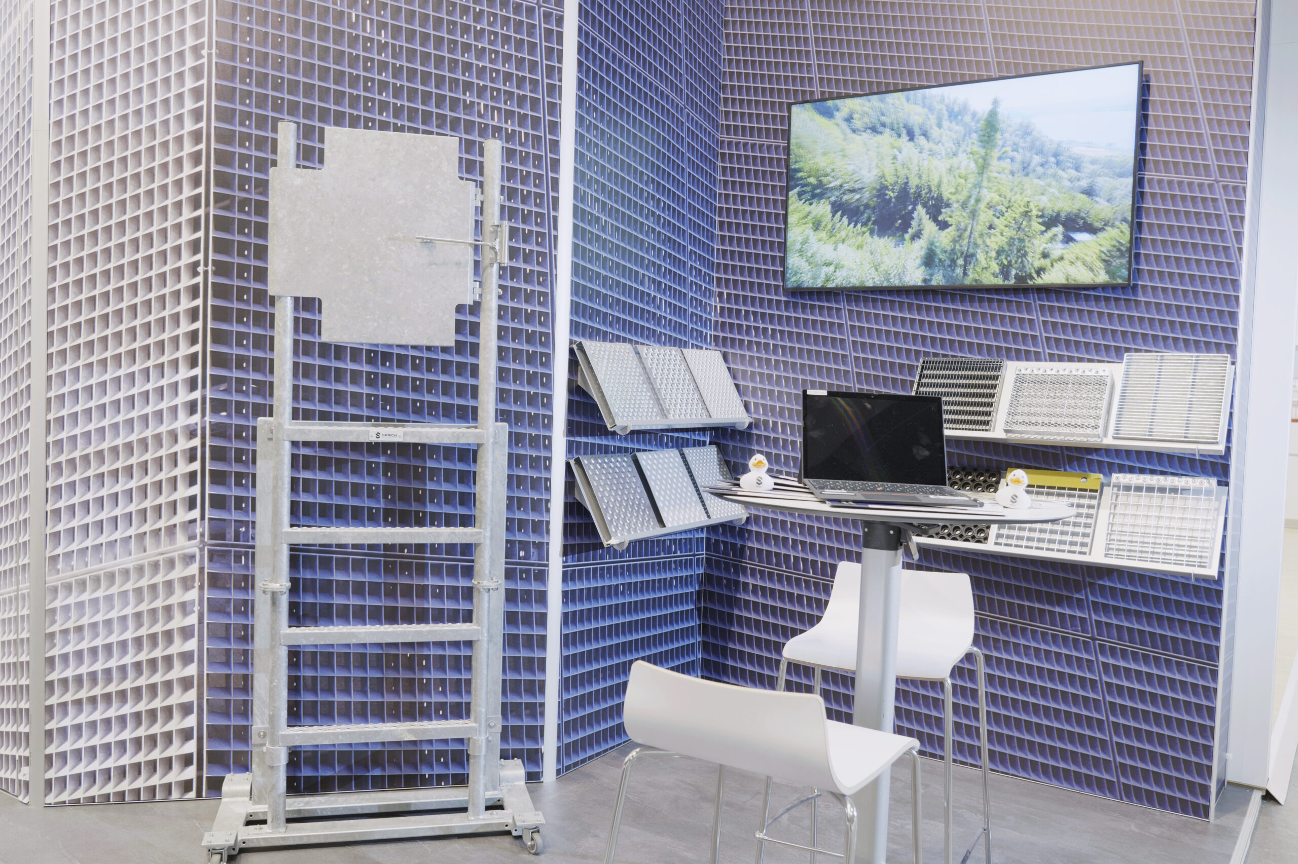 SPRICH_Swissbau26_Messestand (34)