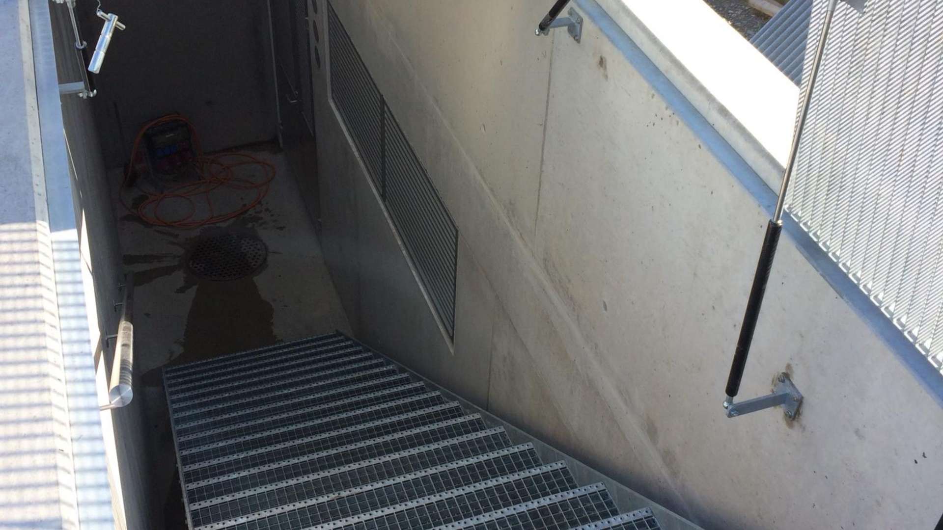 Pressroste_mit_Gasfeder (3)