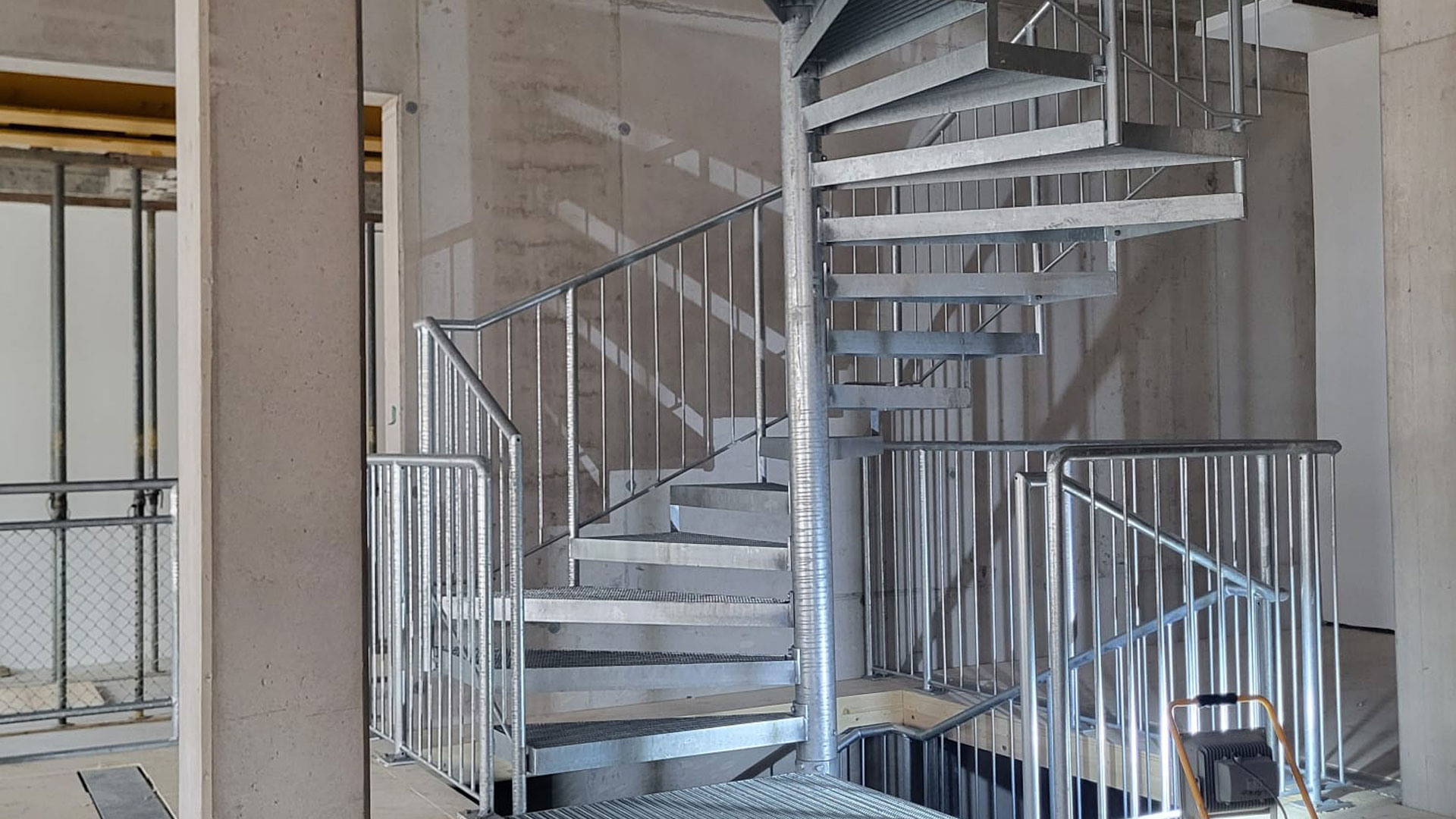 Spindeltreppe_eckig_1