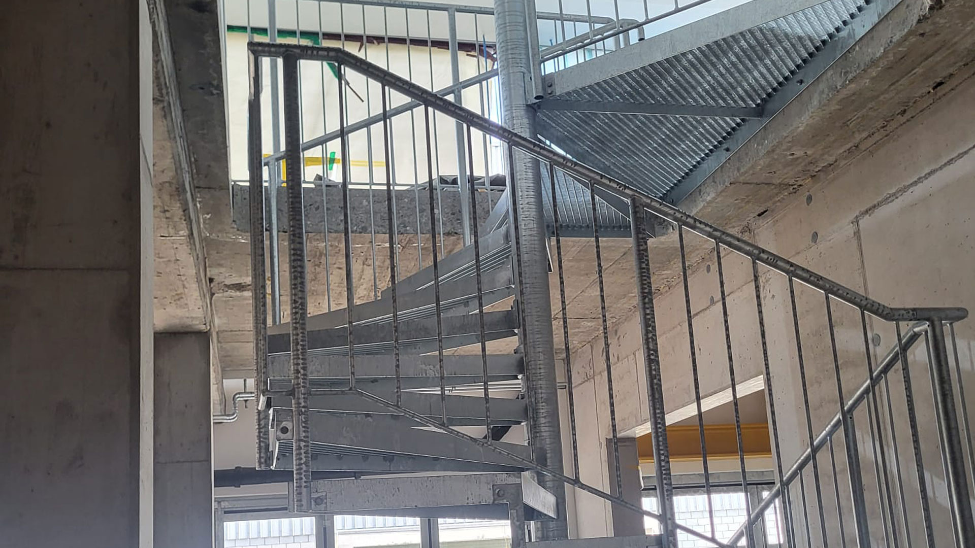 Spindeltreppe_eckig_4