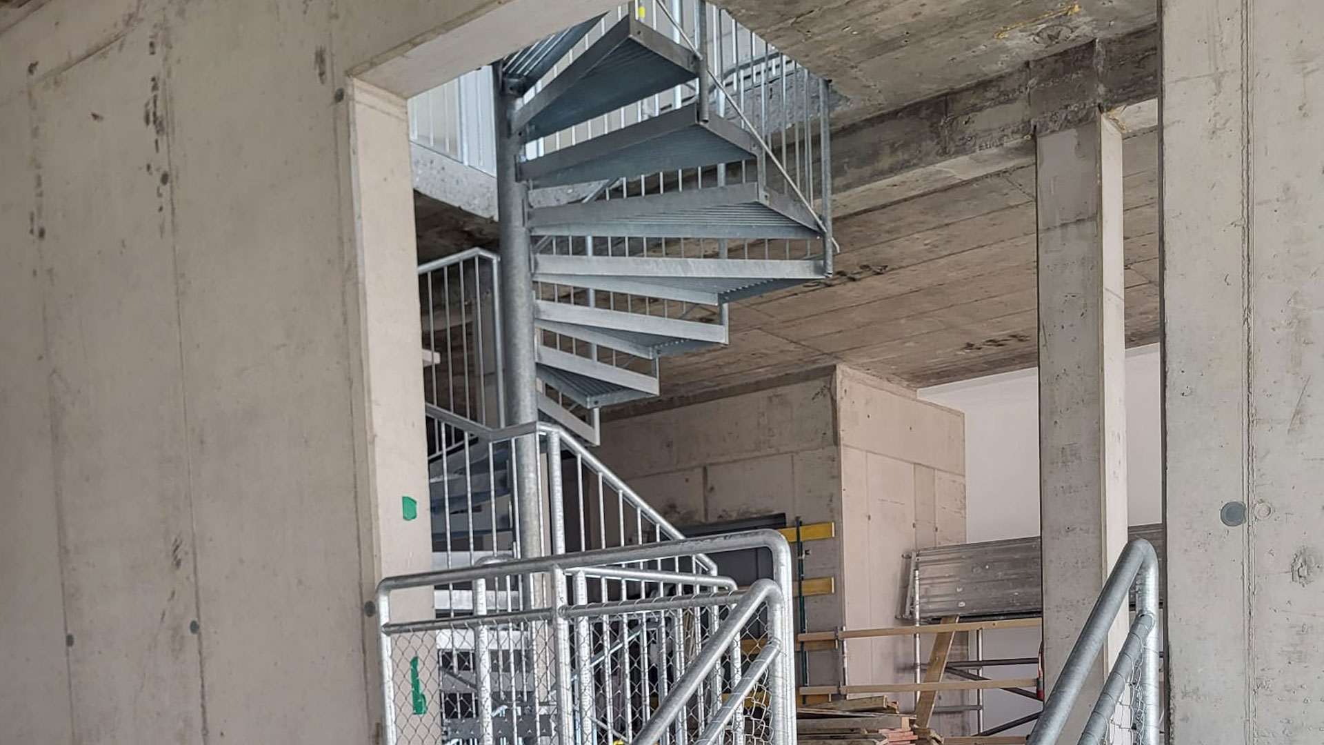 Spindeltreppe_eckig_6