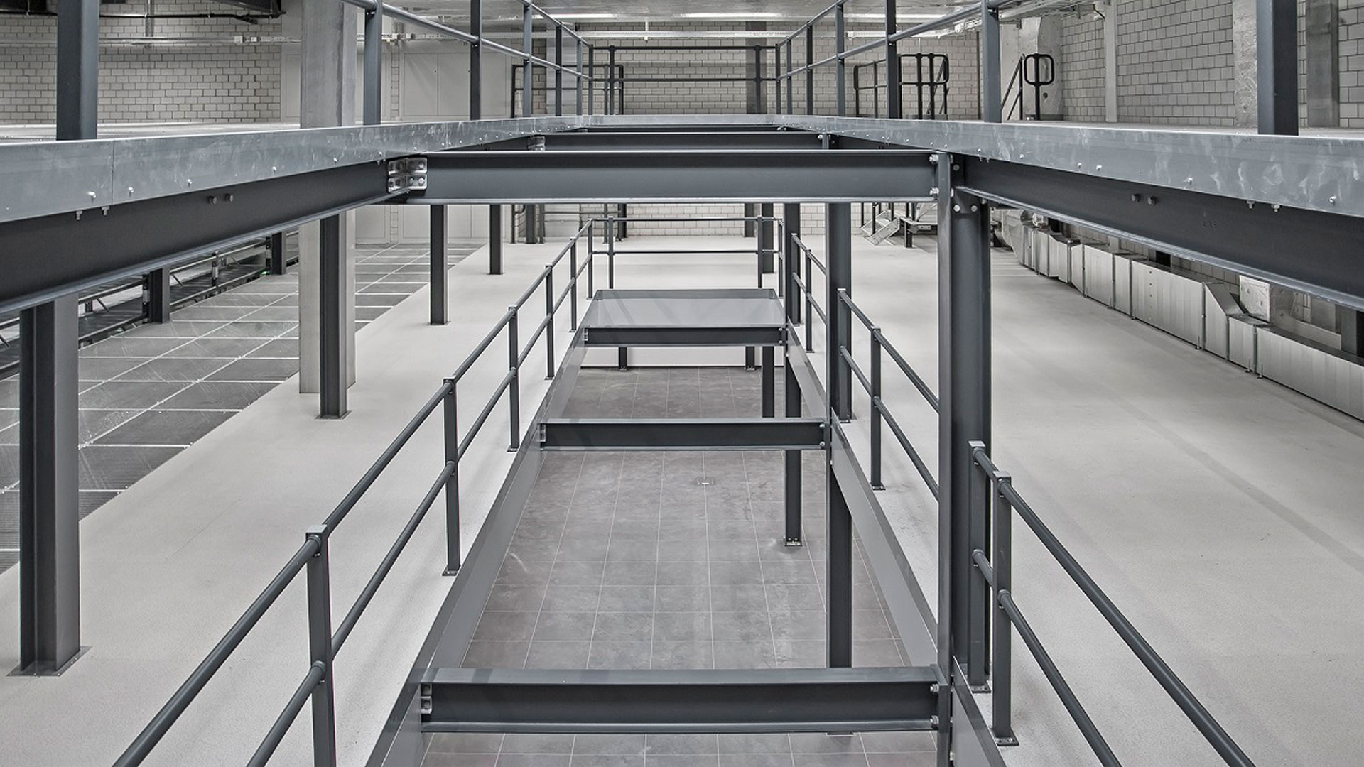 Pressrost_Lagerbühne_Fachbodenregal_Merbag_AG_Schlieren_5