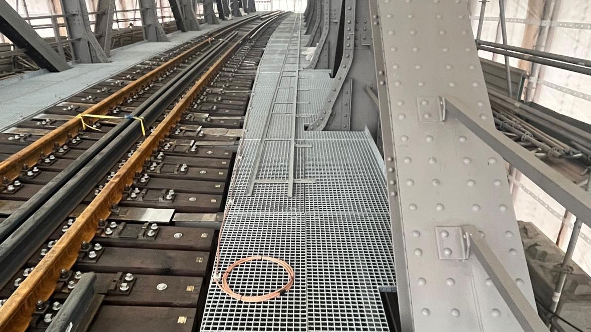 Schwerlastroste_Reussbrücke_1
