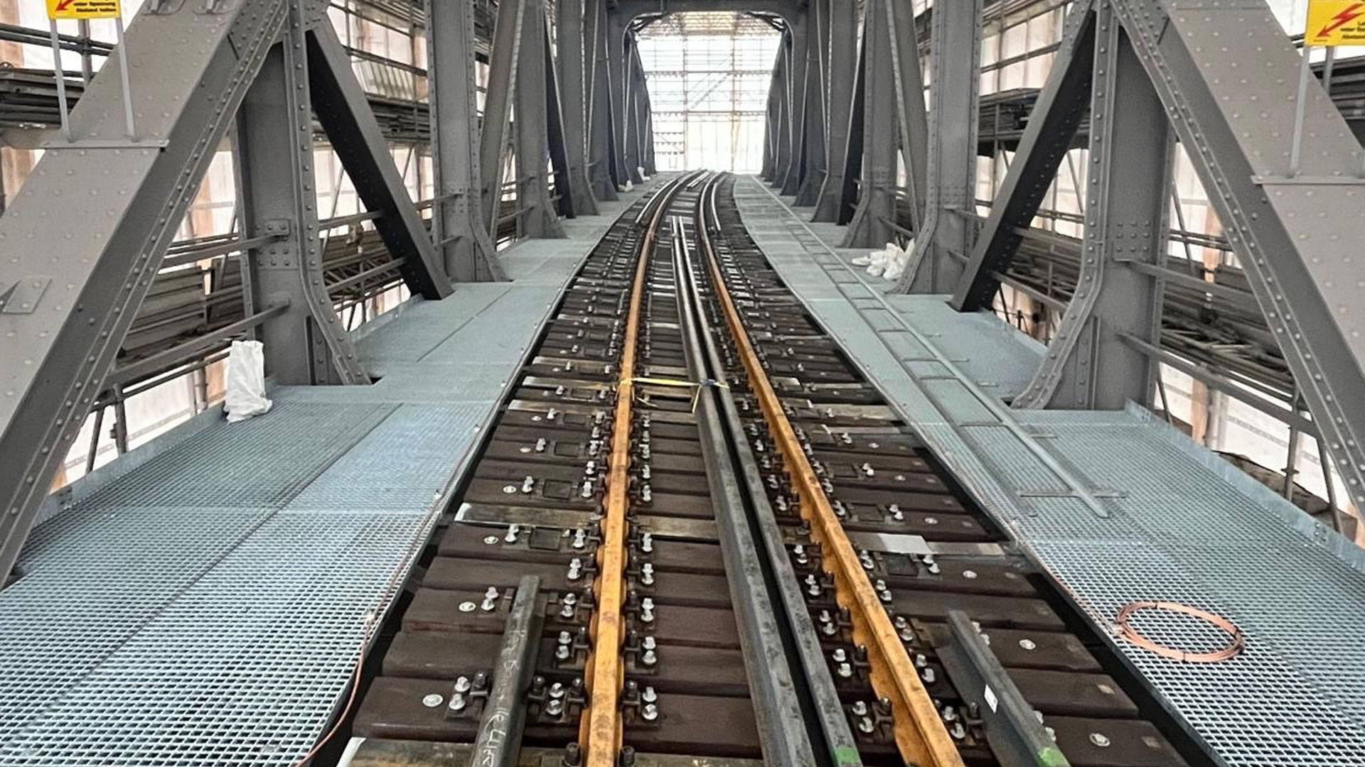 Schwerlastroste_Reussbrücke_2