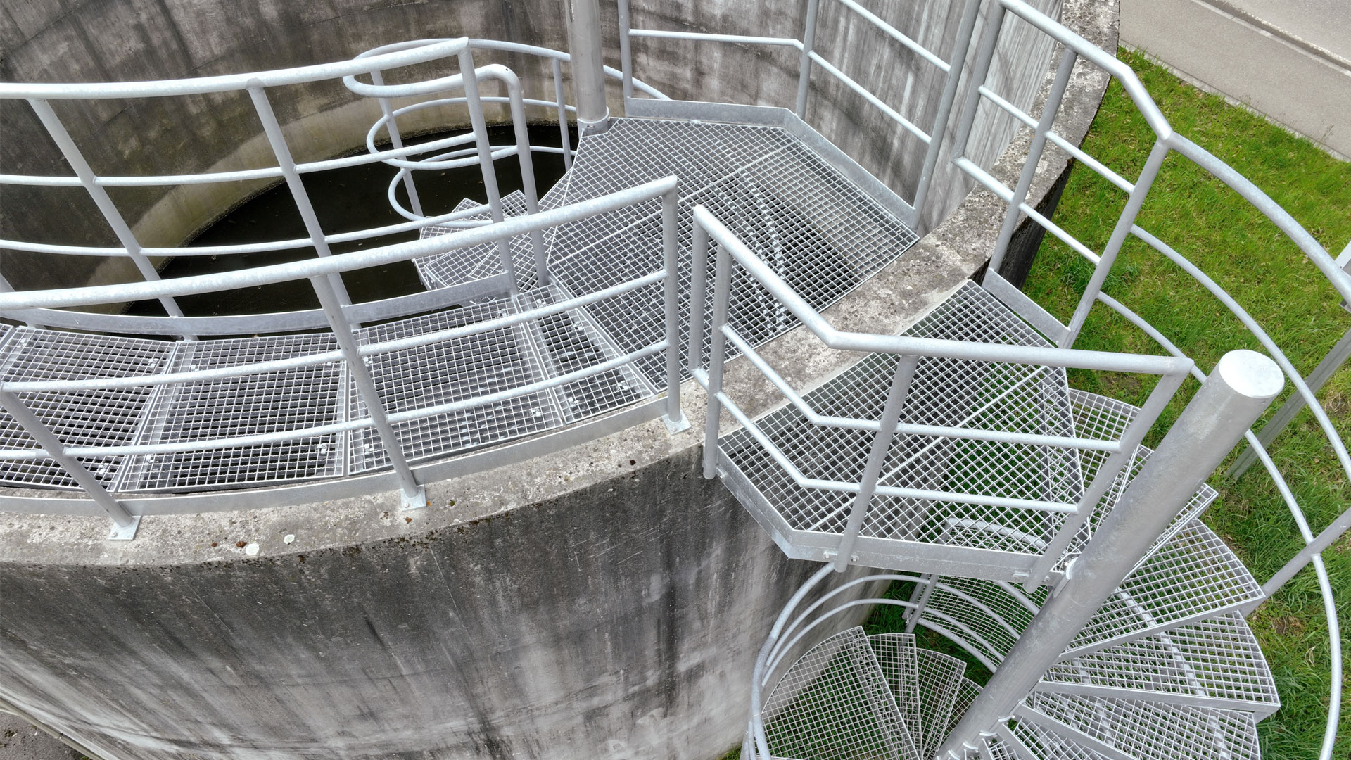 Spindeltreppe_Auffangbecke_ARA_Birmensdorf_Metallbauservice_2