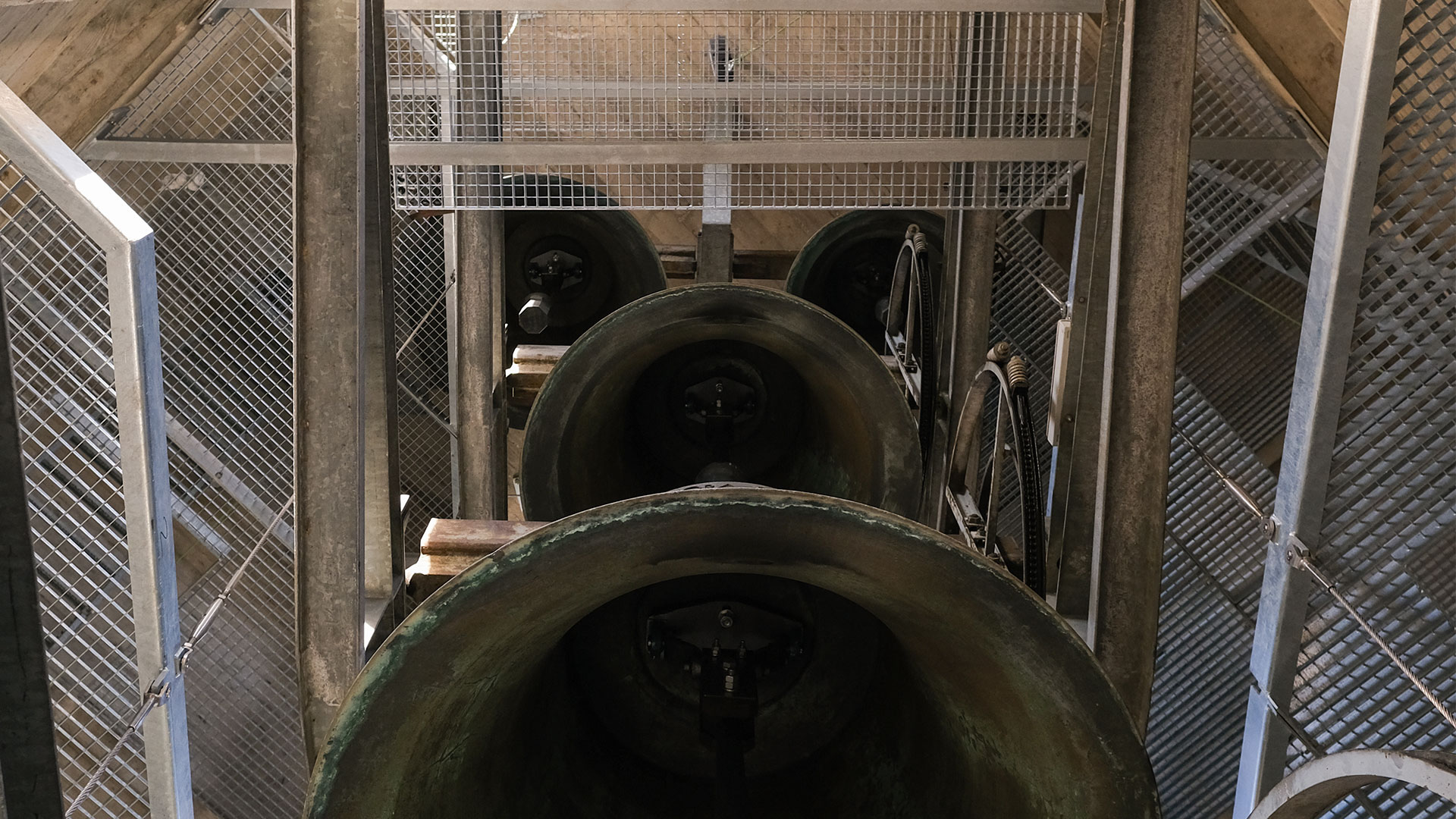 sprich_pressroste_gitterroste_kirchturm_moutier_gallery_2026_2